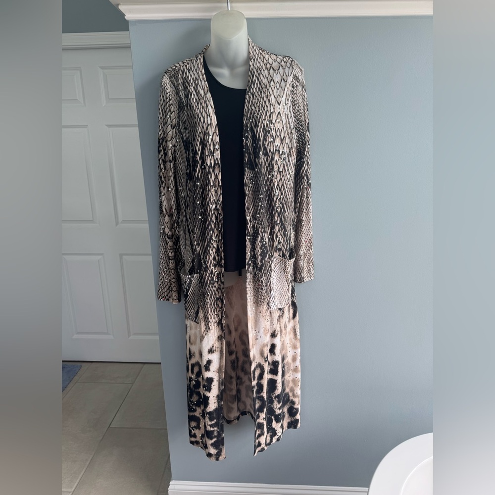 Frank Lyman Design Animal Print Cardigan - Black and Tan